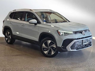 2025 Volkswagen Taos SE 4MOTION