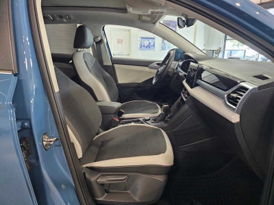 2025 Volkswagen Taos SE 4MOTION