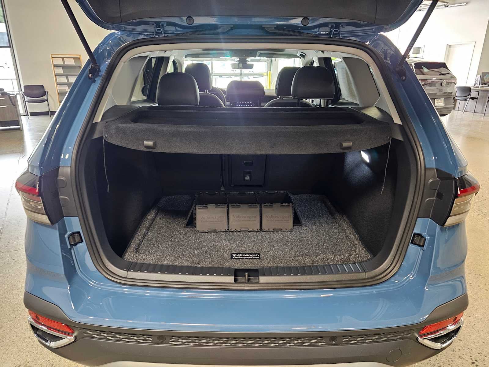 2025 Volkswagen Taos SE 4MOTION