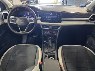 2025 Volkswagen Taos SE 4MOTION