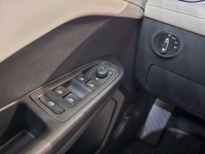 2025 Volkswagen Taos SE 4MOTION