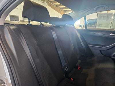 2015 Volkswagen Jetta 4dr Auto 2.0L S w/Technology