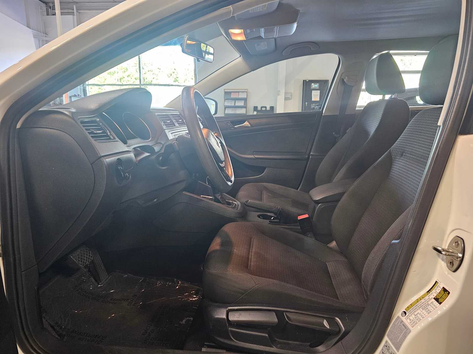 2015 Volkswagen Jetta 4dr Auto 2.0L S w/Technology