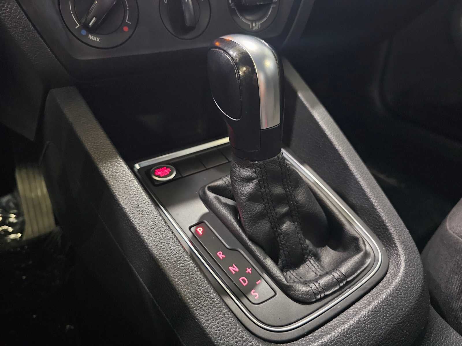2015 Volkswagen Jetta 4dr Auto 2.0L S w/Technology