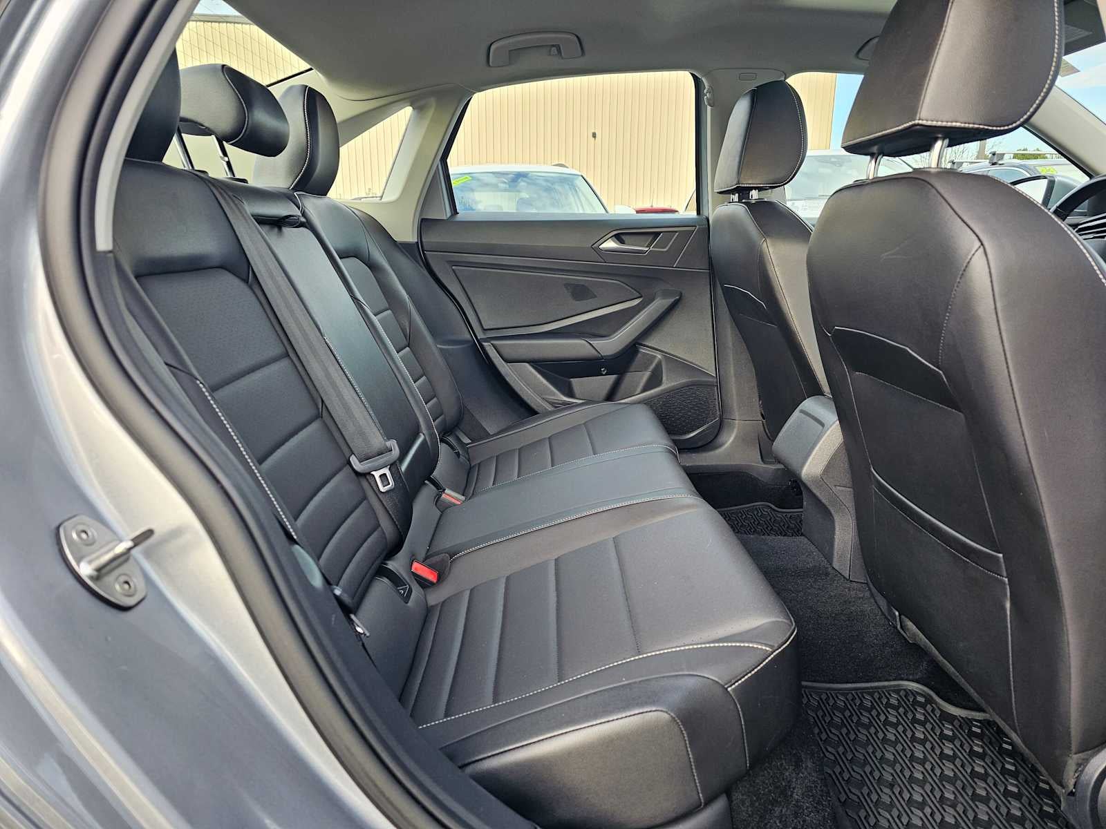 2022 Volkswagen Jetta SE Auto