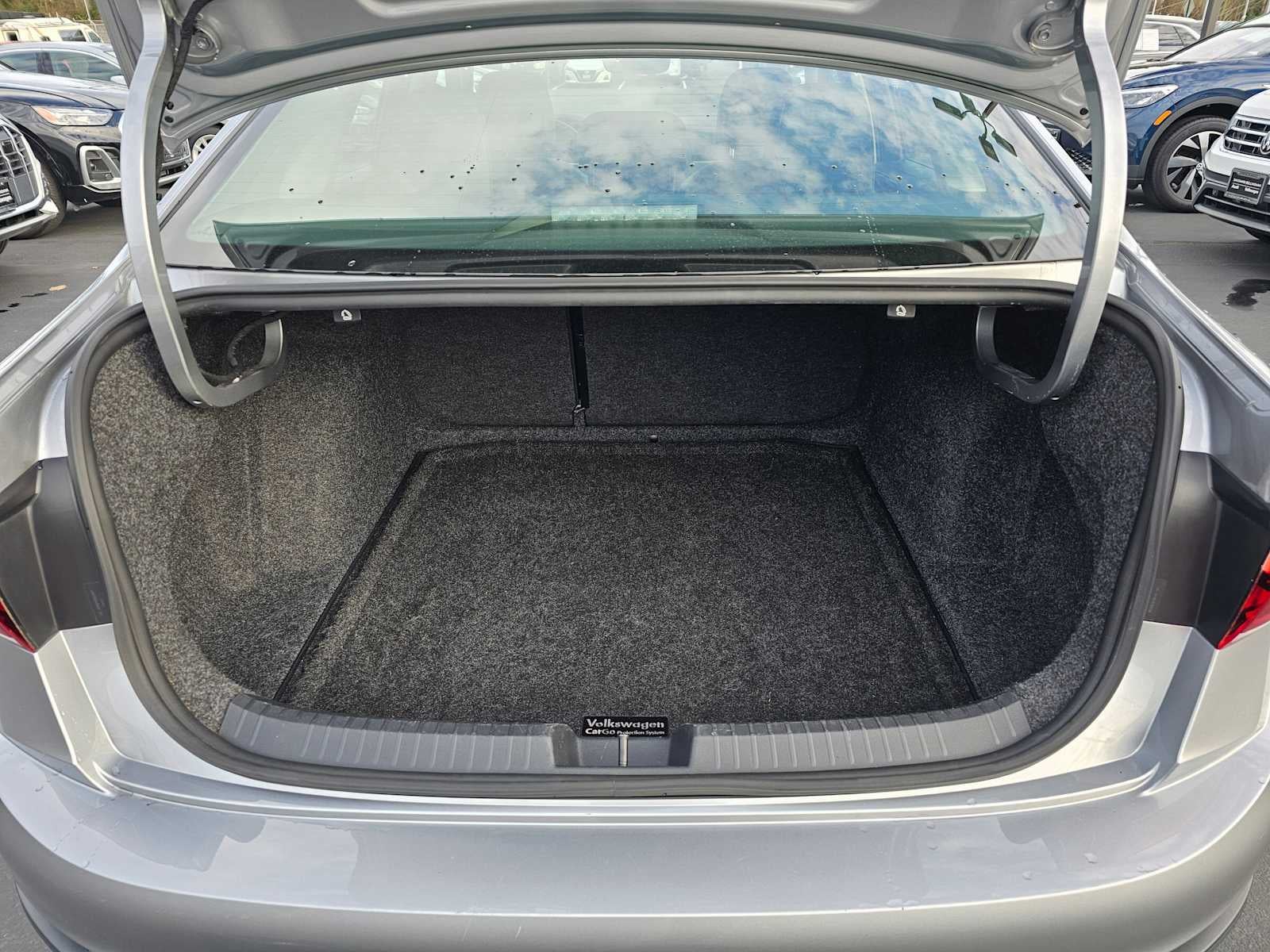 2022 Volkswagen Jetta SE Auto