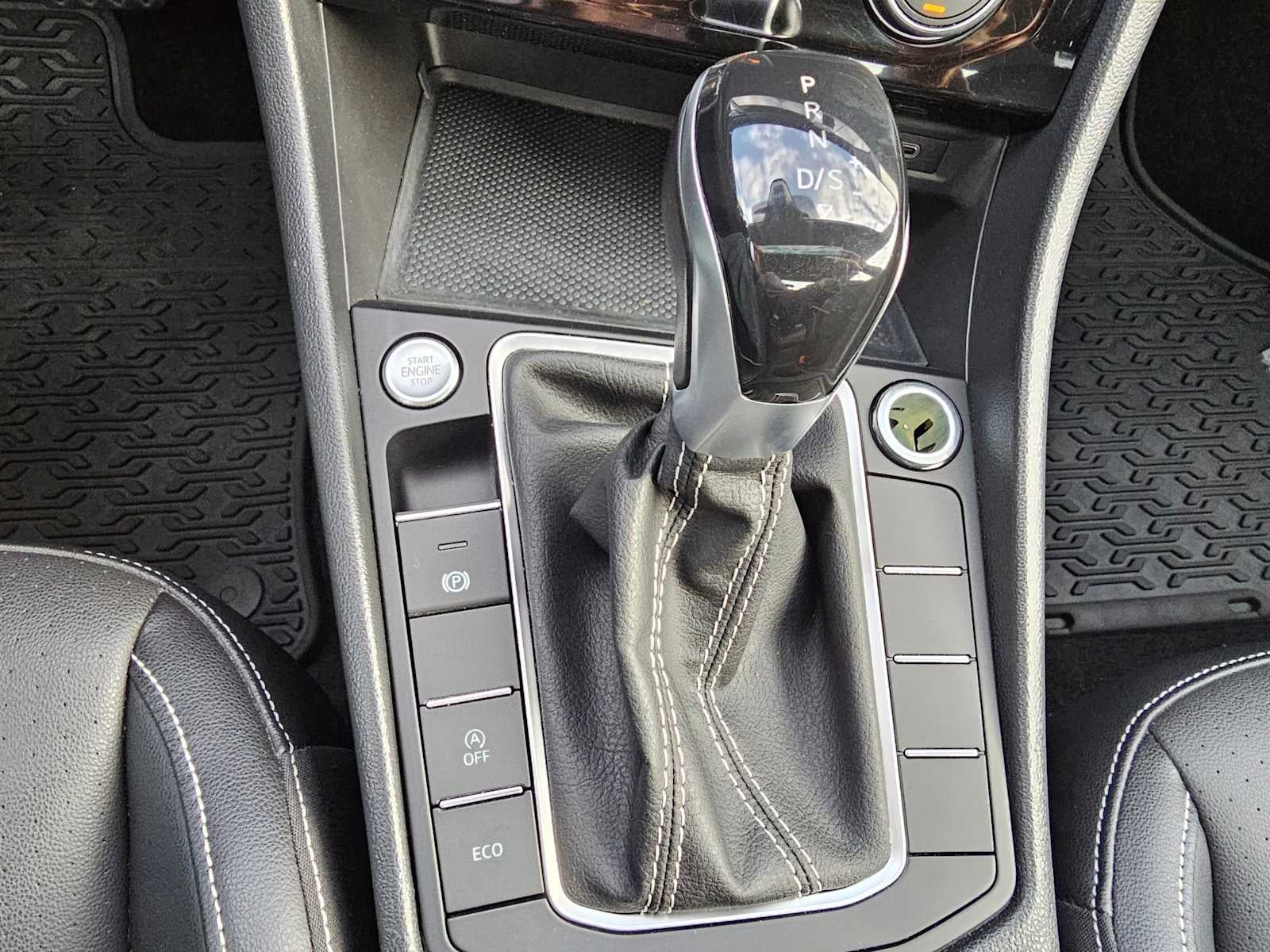 2022 Volkswagen Jetta SE Auto