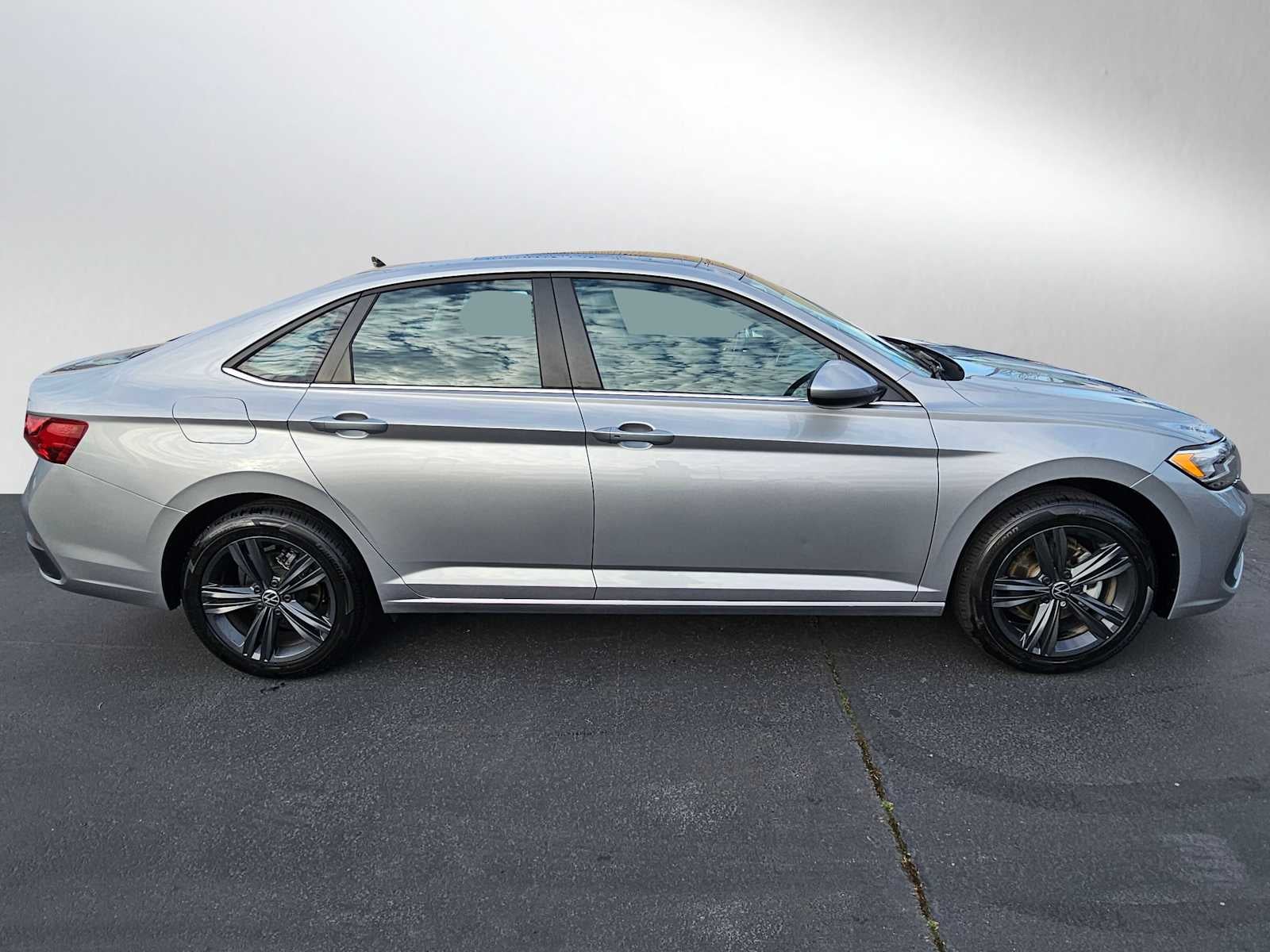 2022 Volkswagen Jetta SE Auto