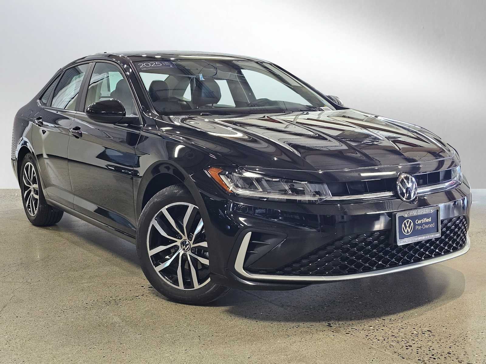 2025 Volkswagen Jetta SE Auto