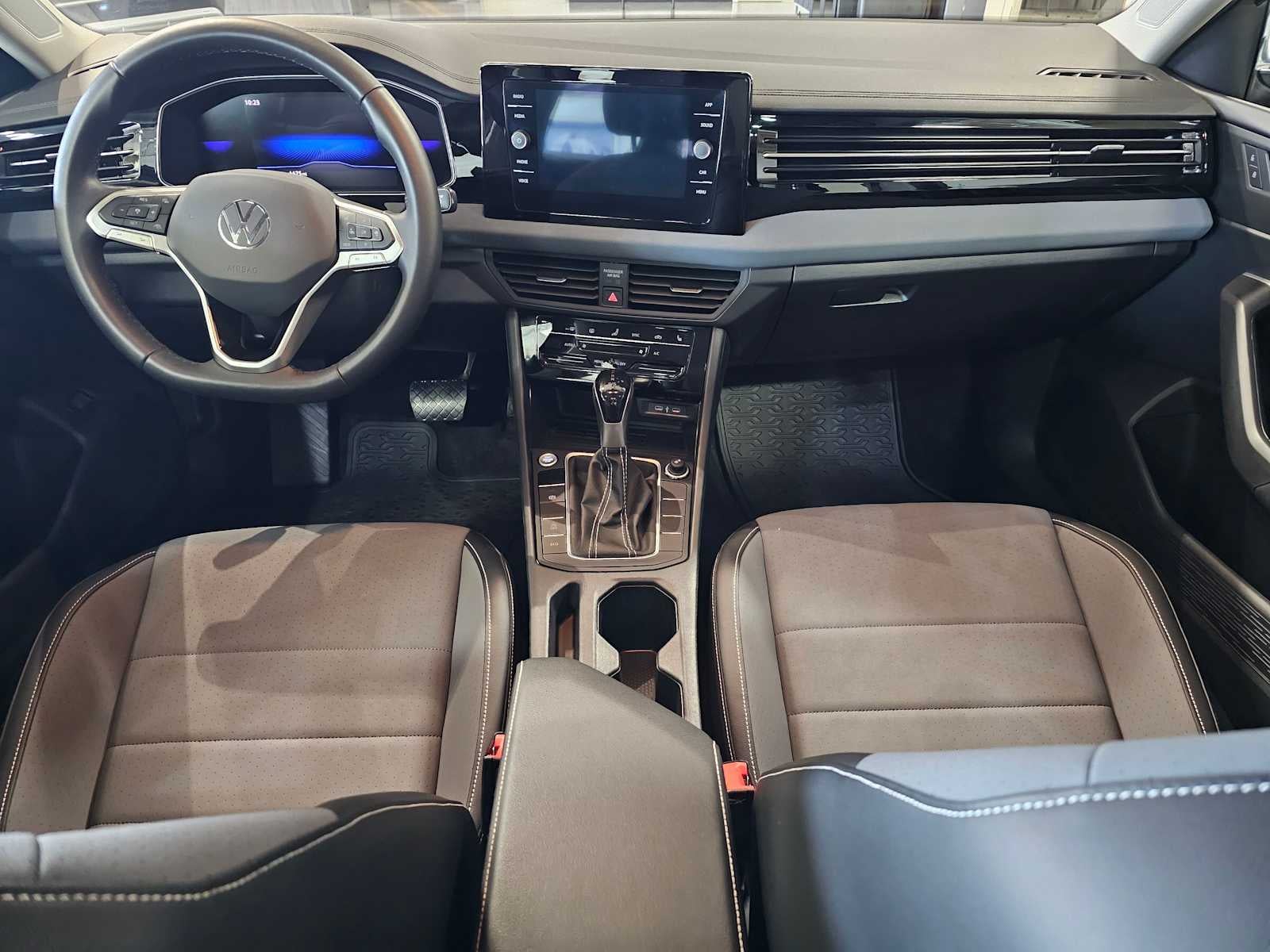 2025 Volkswagen Jetta SE Auto