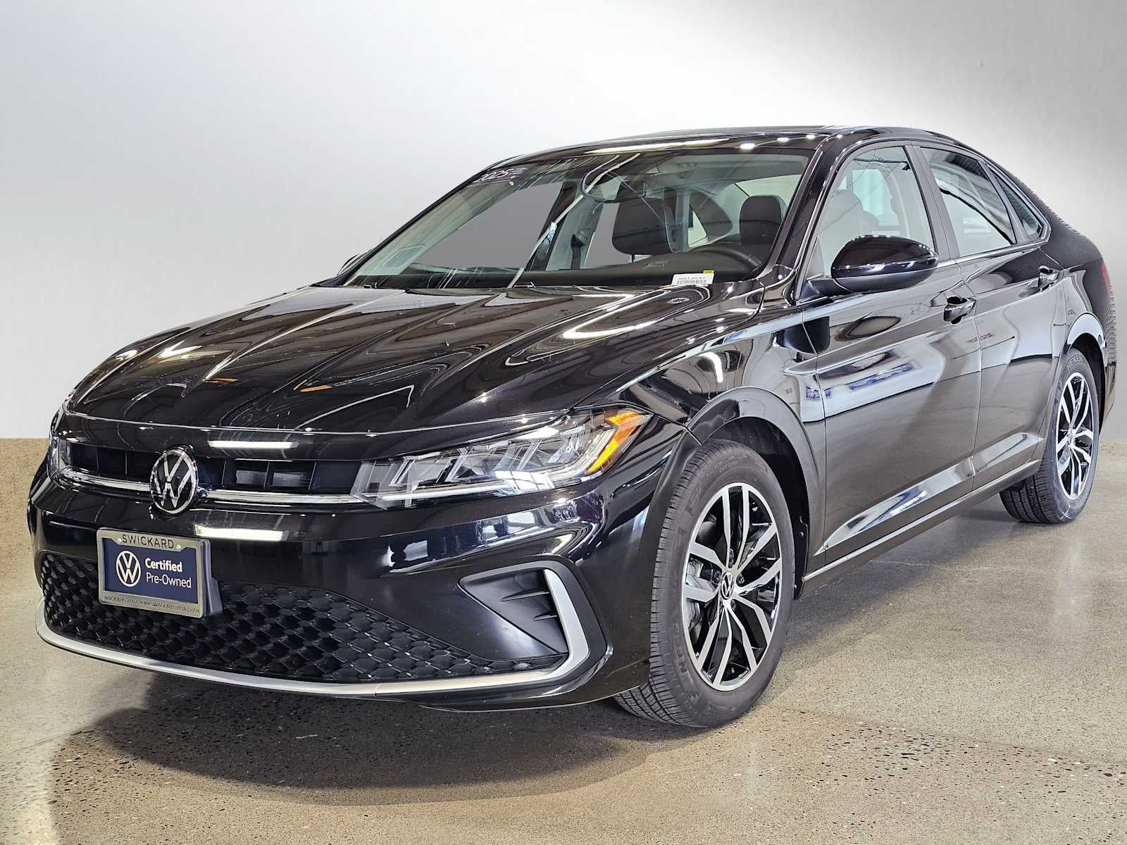 2025 Volkswagen Jetta SE Auto