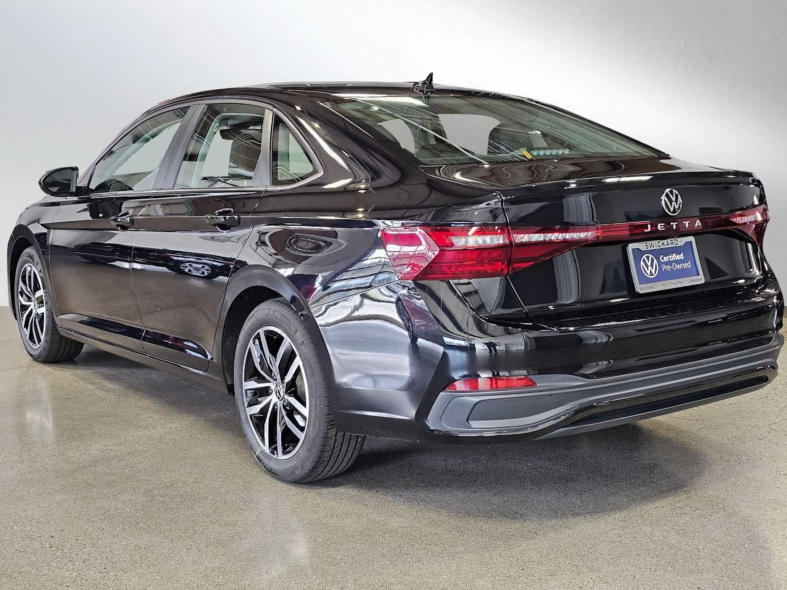 2025 Volkswagen Jetta SE Auto