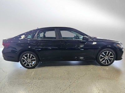 2025 Volkswagen Jetta SE Auto