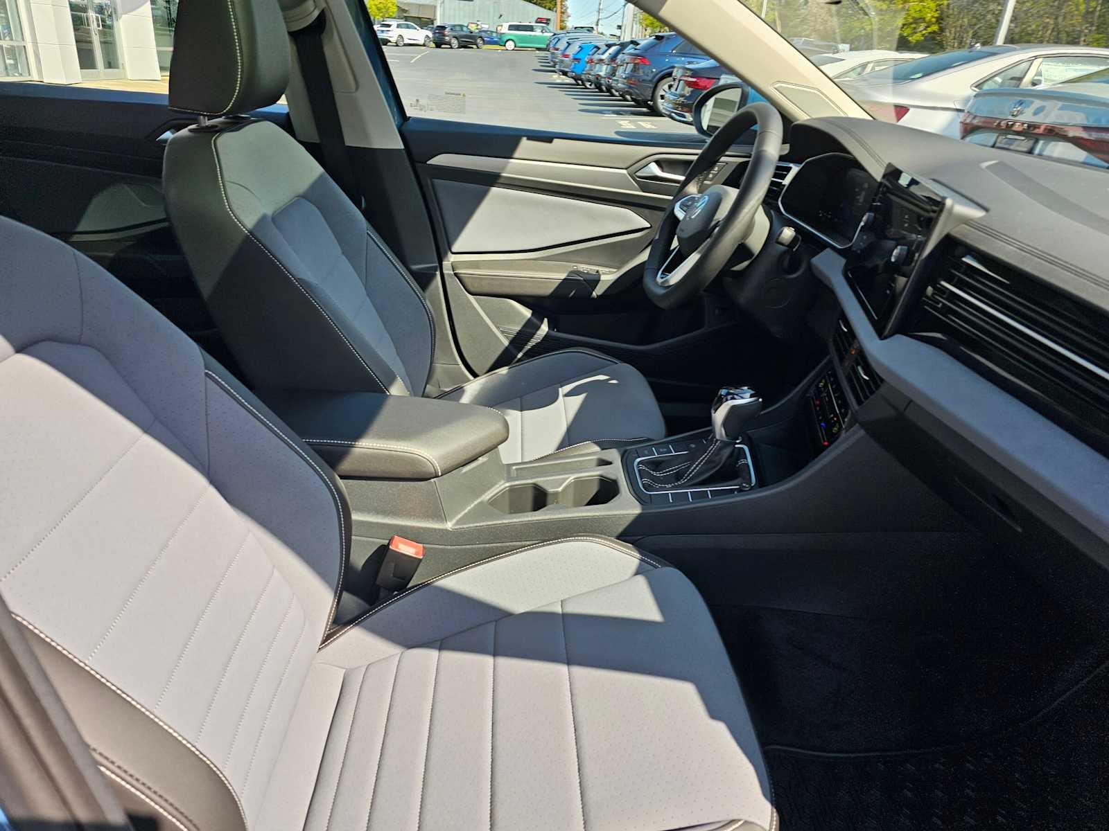 2025 Volkswagen Jetta SE Auto