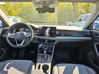 2025 Volkswagen Jetta SE Auto