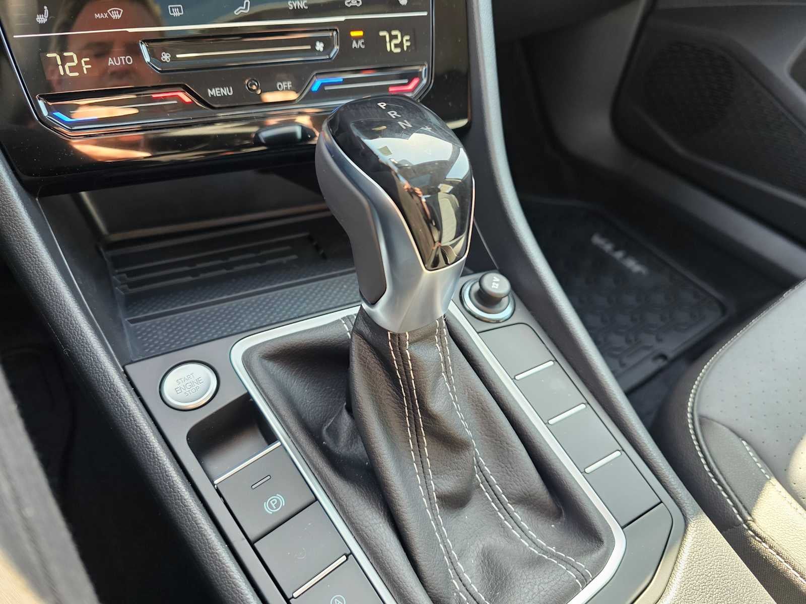 2025 Volkswagen Jetta SE Auto