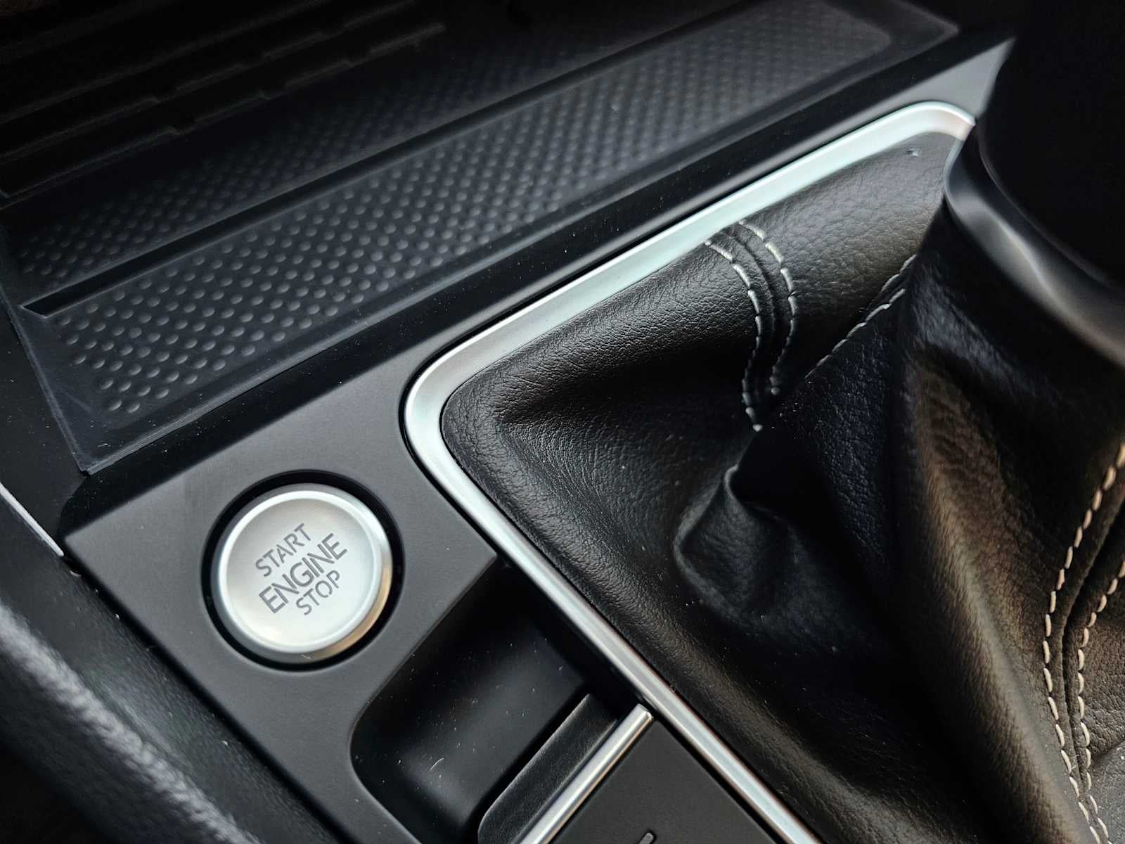 2025 Volkswagen Jetta SE Auto