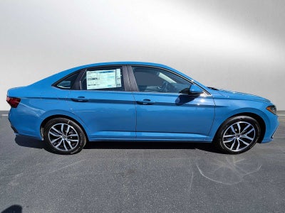 2025 Volkswagen Jetta SE Auto