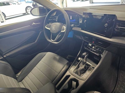 2025 Volkswagen Jetta SE Auto