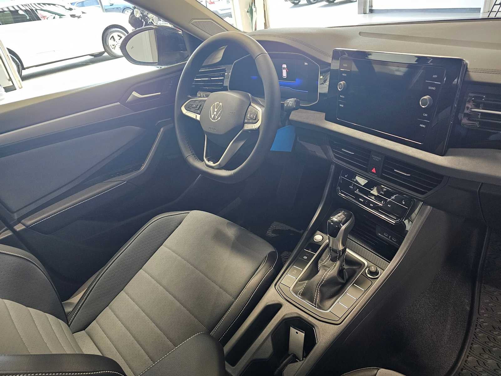 2025 Volkswagen Jetta SE Auto