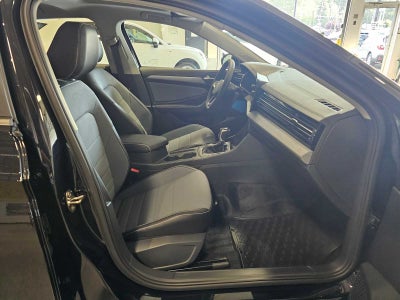 2025 Volkswagen Jetta SE Auto