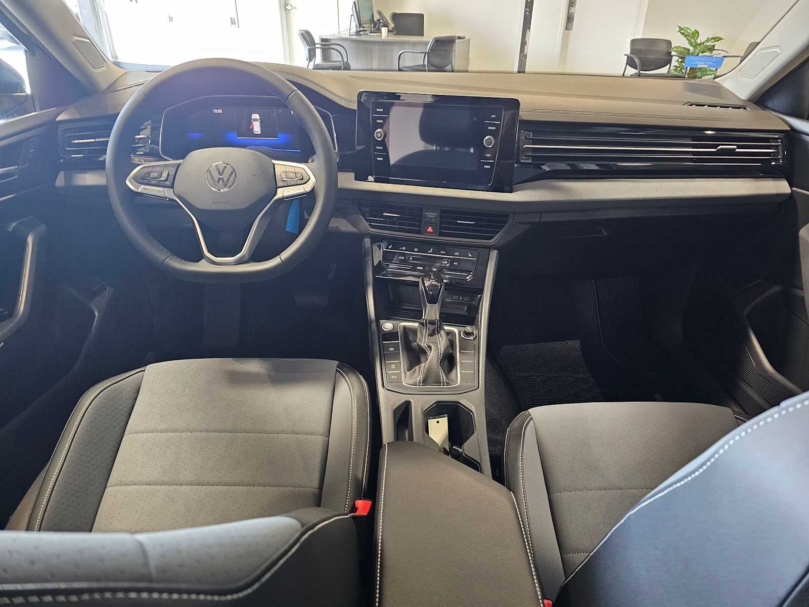 2025 Volkswagen Jetta SE Auto