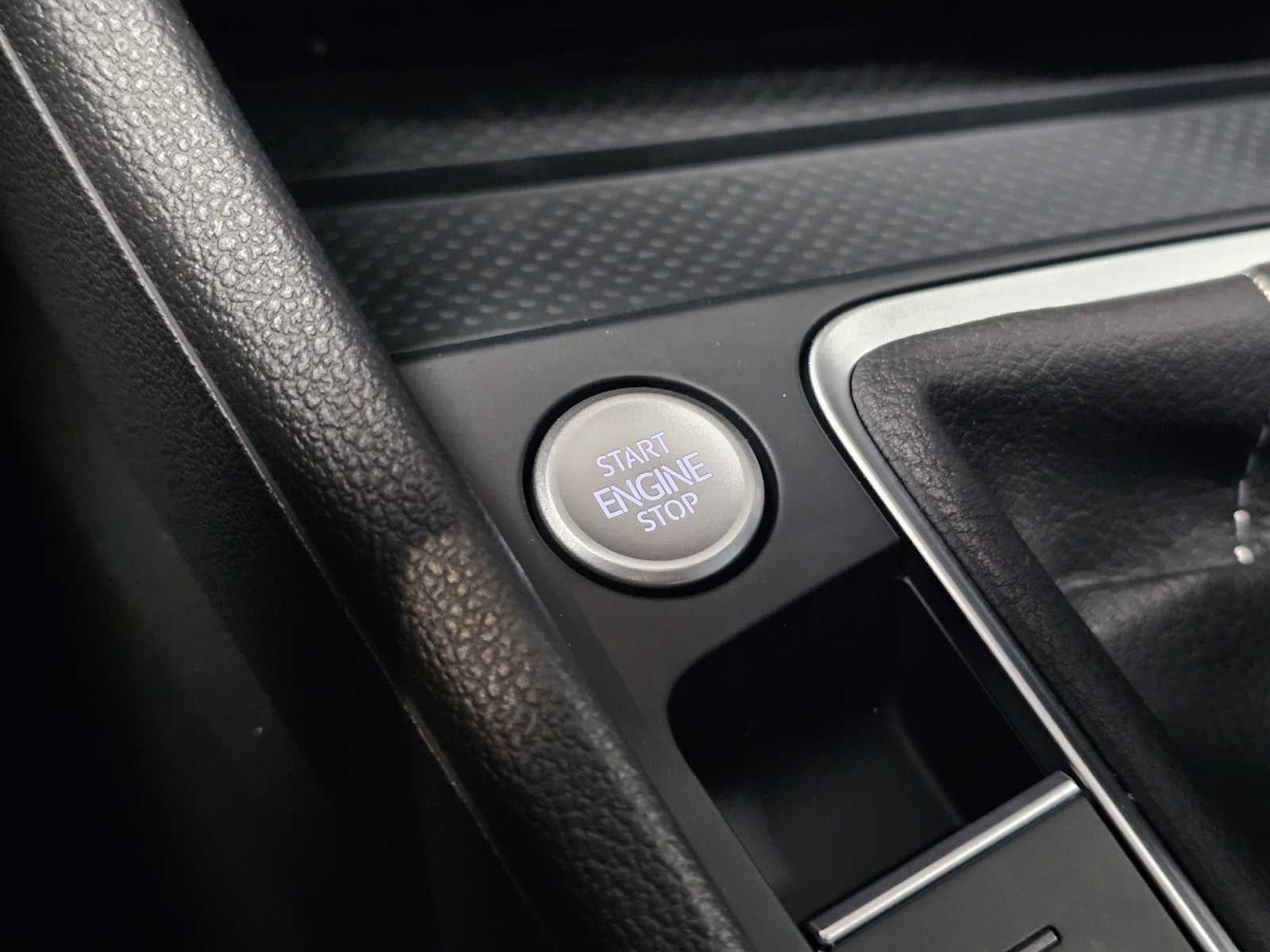 2025 Volkswagen Jetta SE Auto