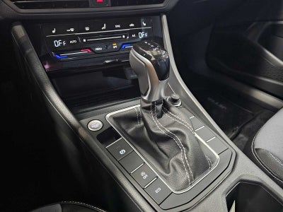 2025 Volkswagen Jetta SE Auto