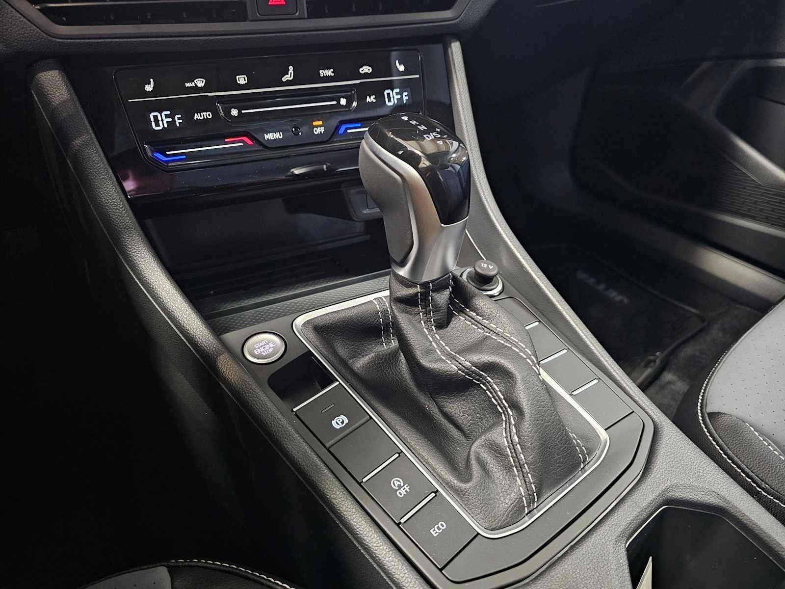 2025 Volkswagen Jetta SE Auto