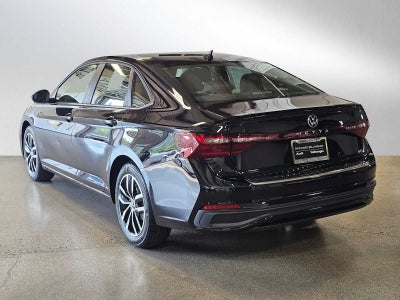 2025 Volkswagen Jetta SE Auto