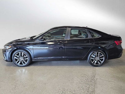 2025 Volkswagen Jetta SE Auto