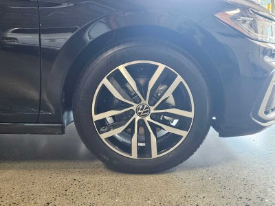 2025 Volkswagen Jetta SE Auto