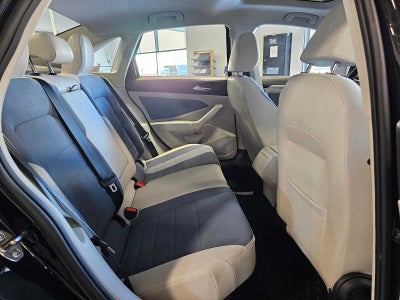 2025 Volkswagen Jetta SE Auto