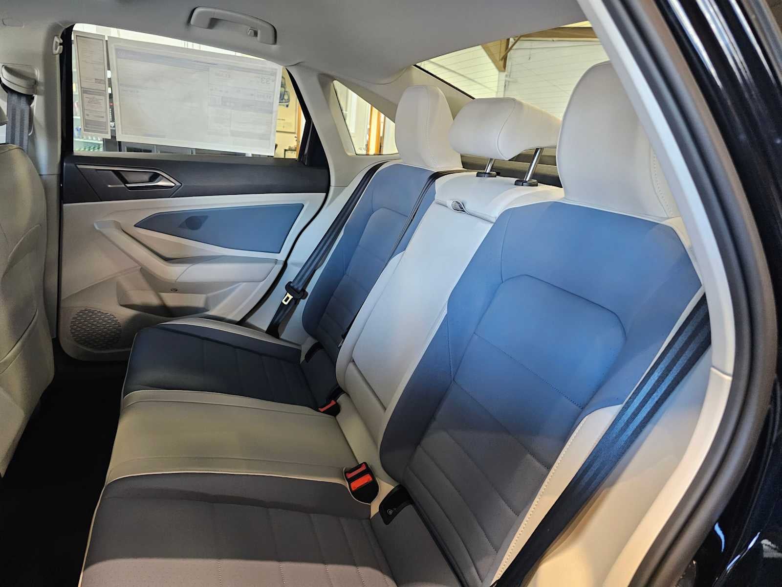 2025 Volkswagen Jetta SE Auto