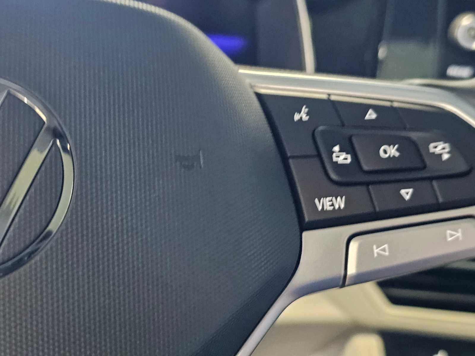 2025 Volkswagen Jetta SE Auto