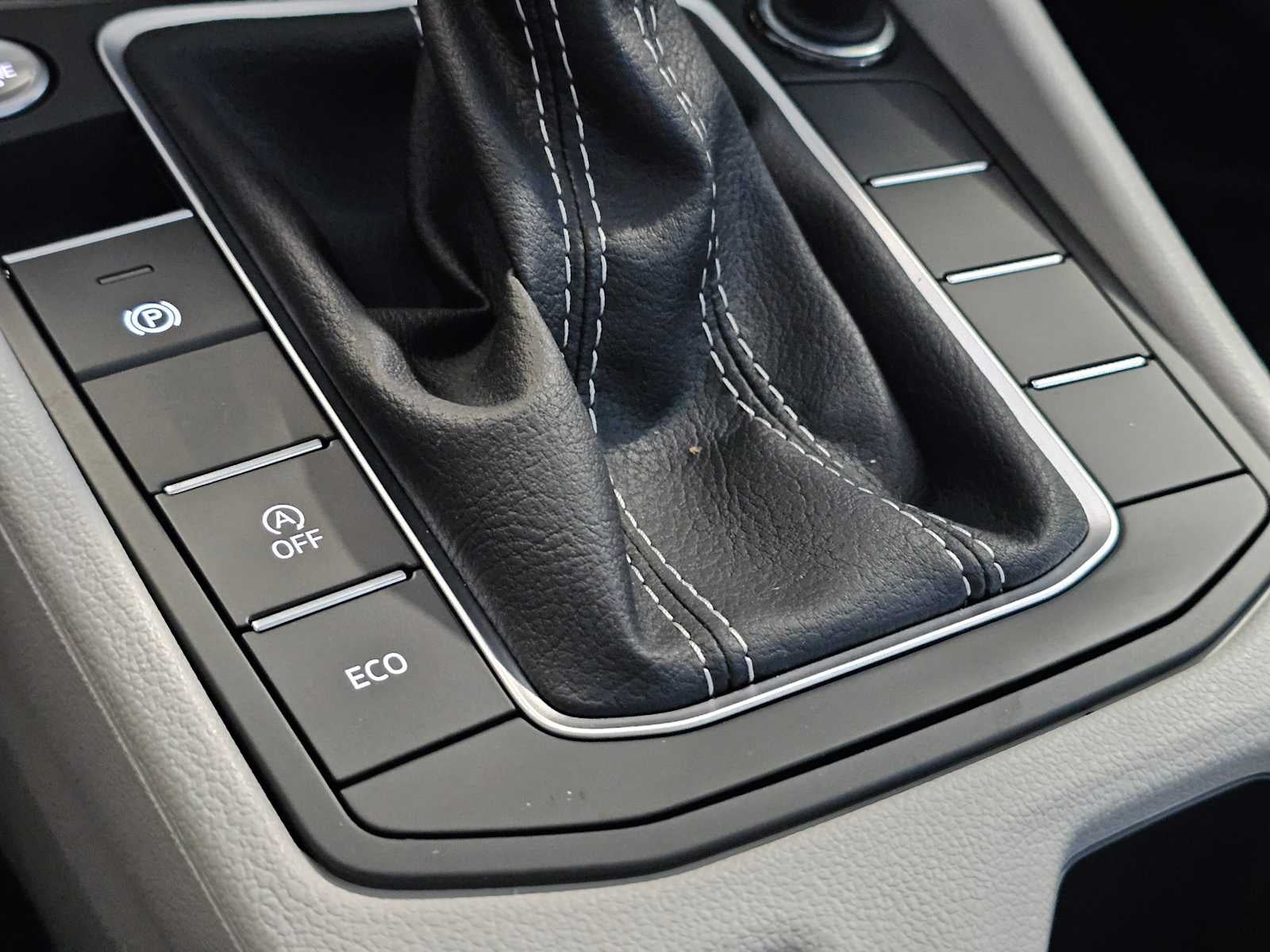 2025 Volkswagen Jetta SE Auto