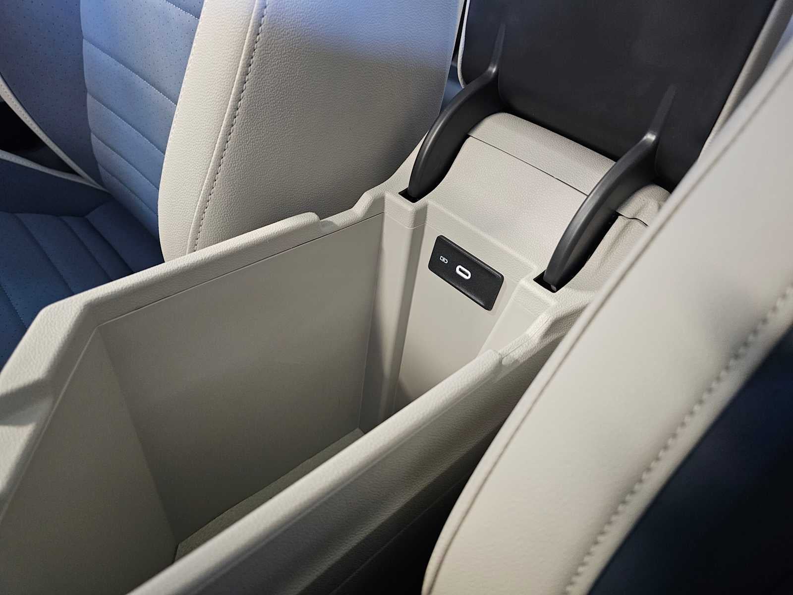 2025 Volkswagen Jetta SE Auto