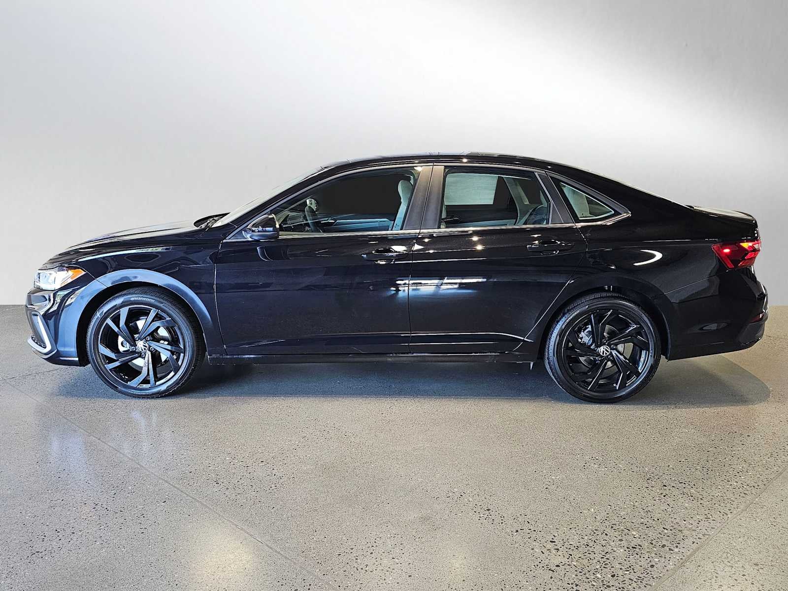 2025 Volkswagen Jetta SE Auto