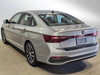2025 Volkswagen Jetta SE Auto
