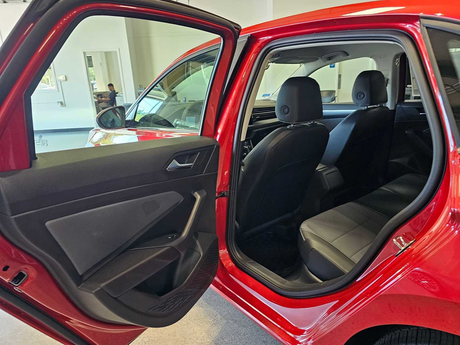 2025 Volkswagen Jetta SE Auto