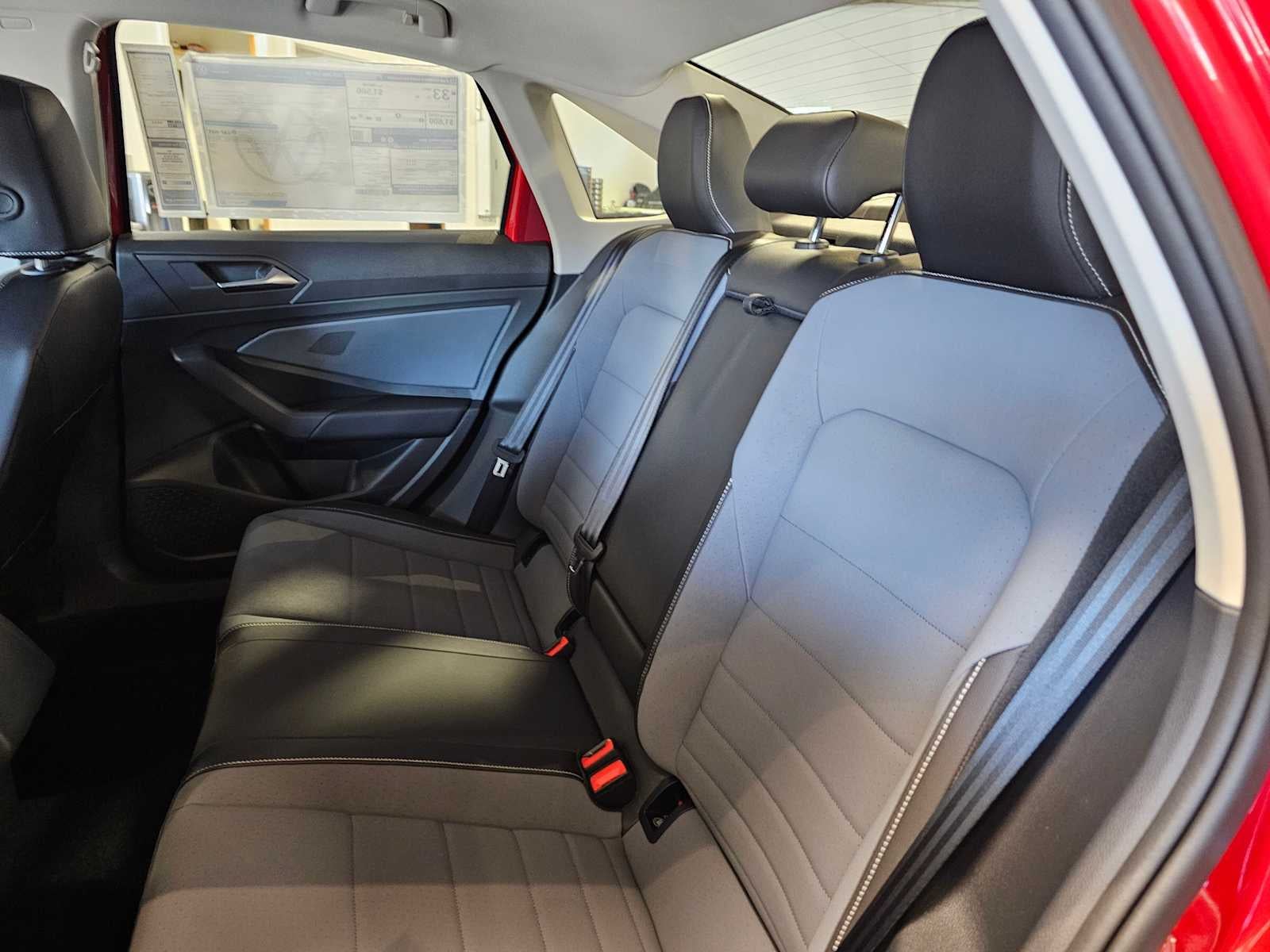 2025 Volkswagen Jetta SE Auto