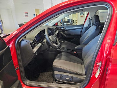 2025 Volkswagen Jetta SE Auto