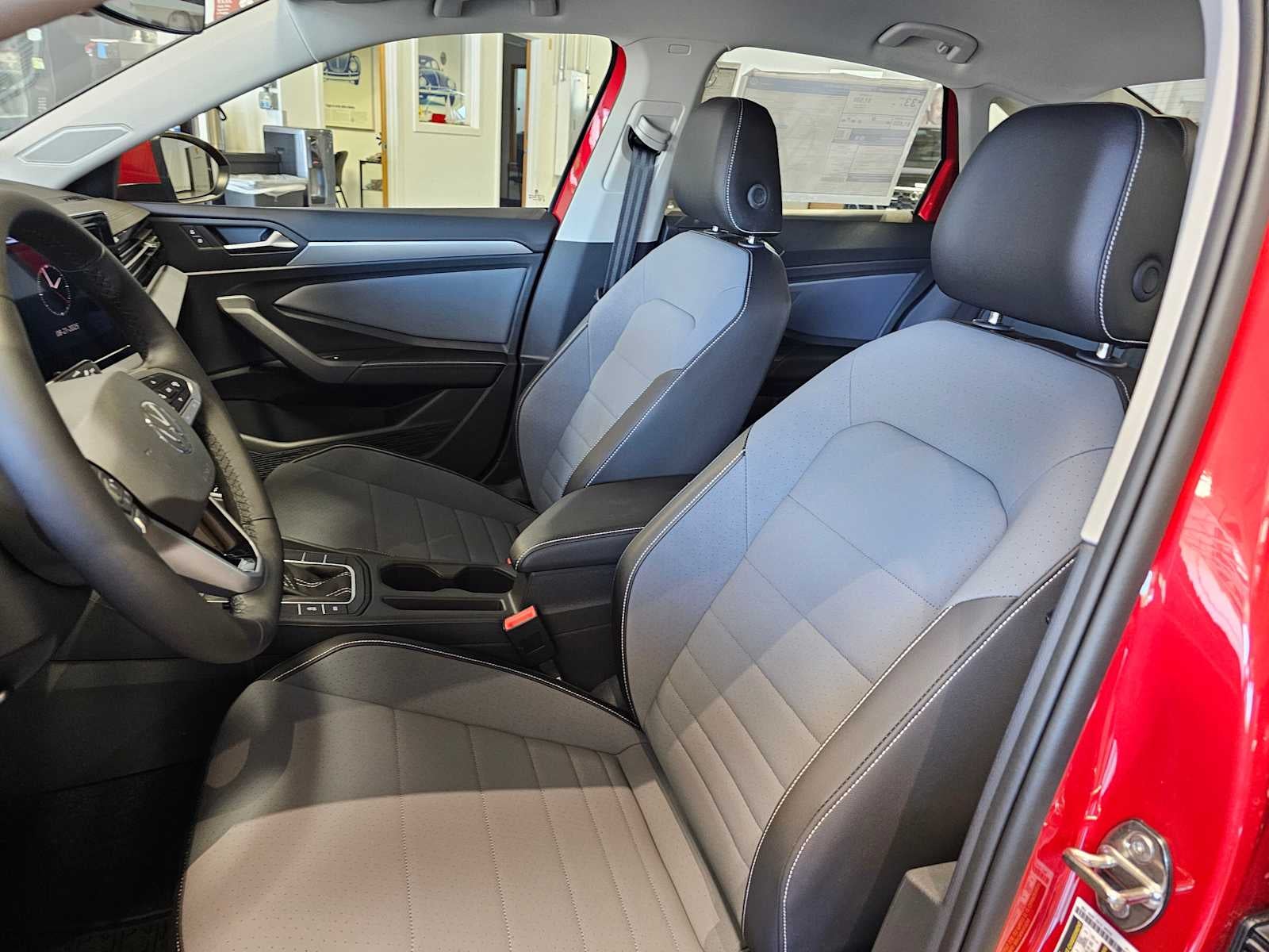 2025 Volkswagen Jetta SE Auto