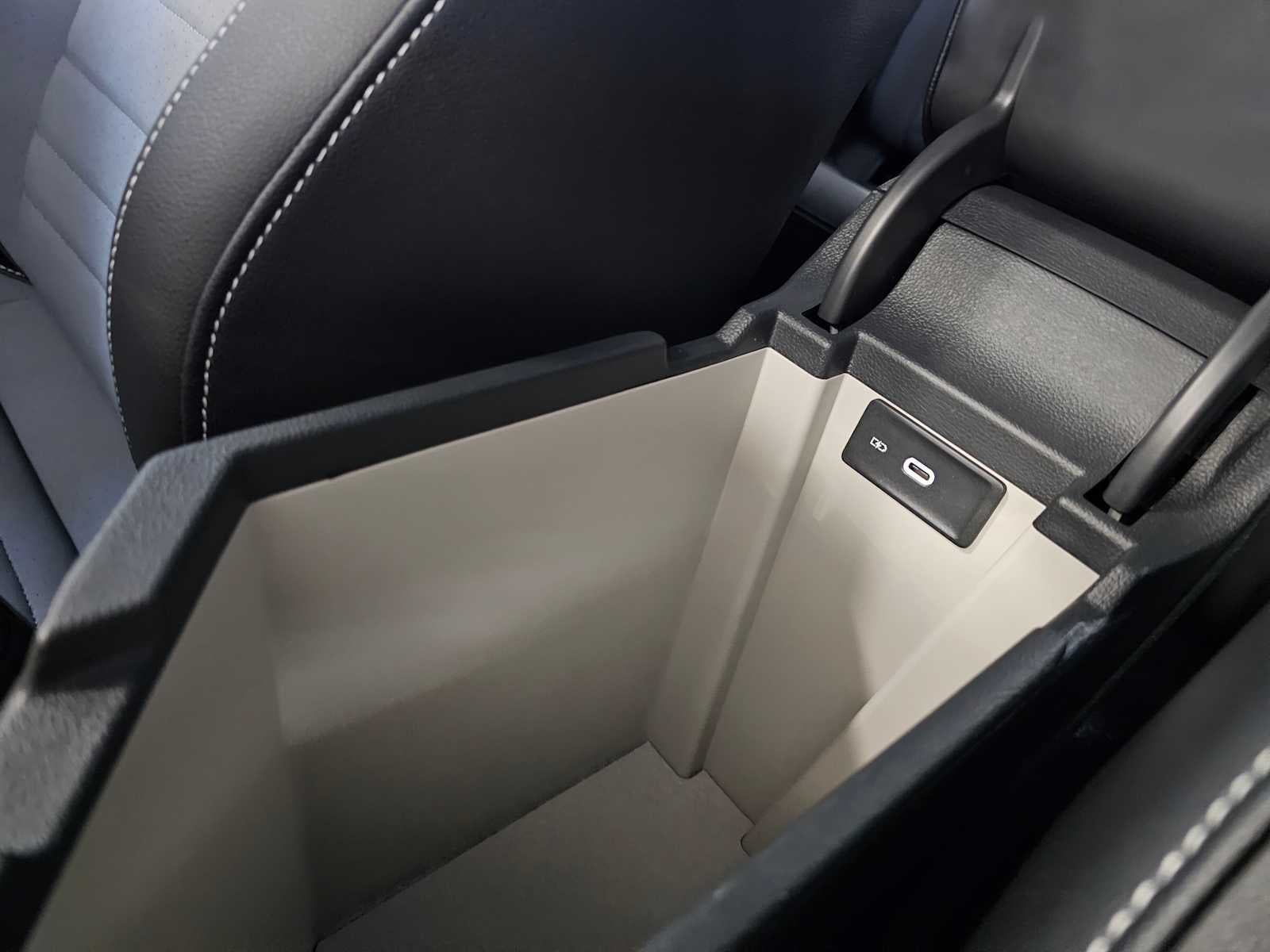 2025 Volkswagen Jetta SE Auto