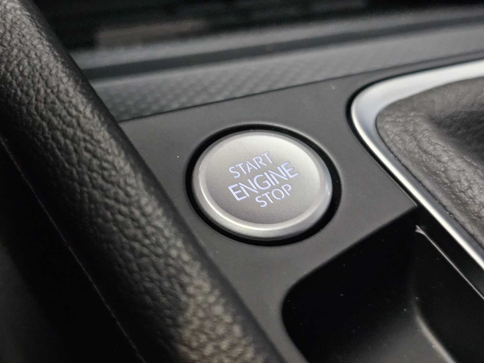 2025 Volkswagen Jetta SE Auto