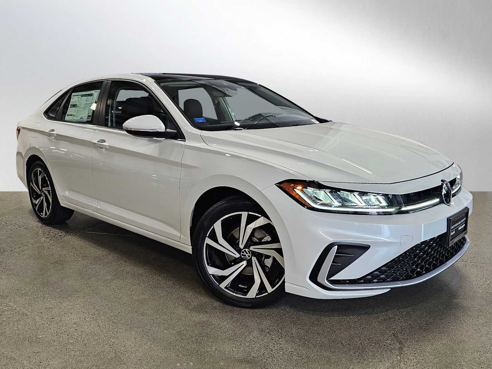 2025 Volkswagen Jetta SEL Auto