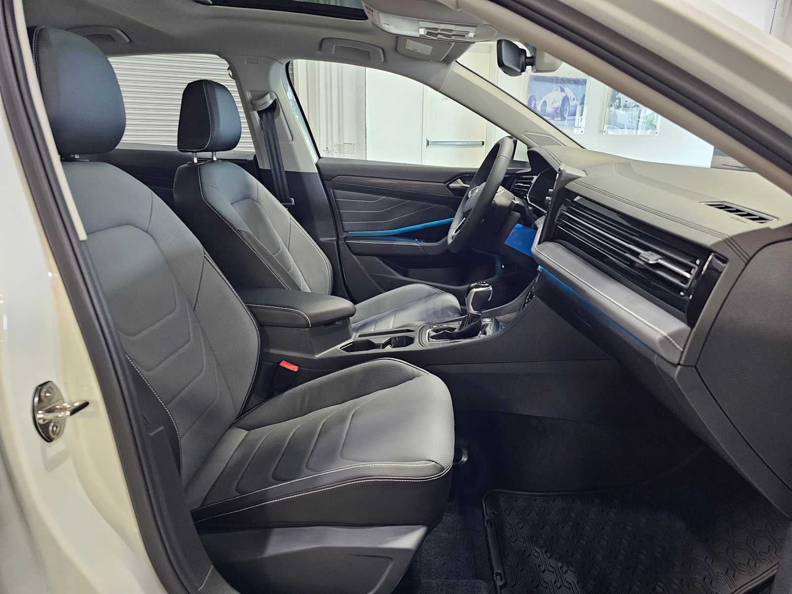 2025 Volkswagen Jetta SEL Auto