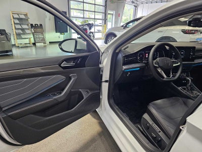 2025 Volkswagen Jetta SEL Auto