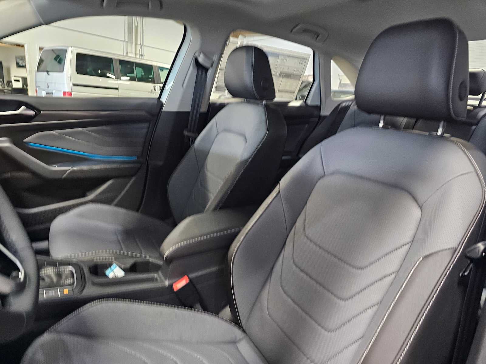 2025 Volkswagen Jetta SEL Auto