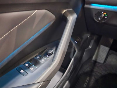 2025 Volkswagen Jetta SEL Auto